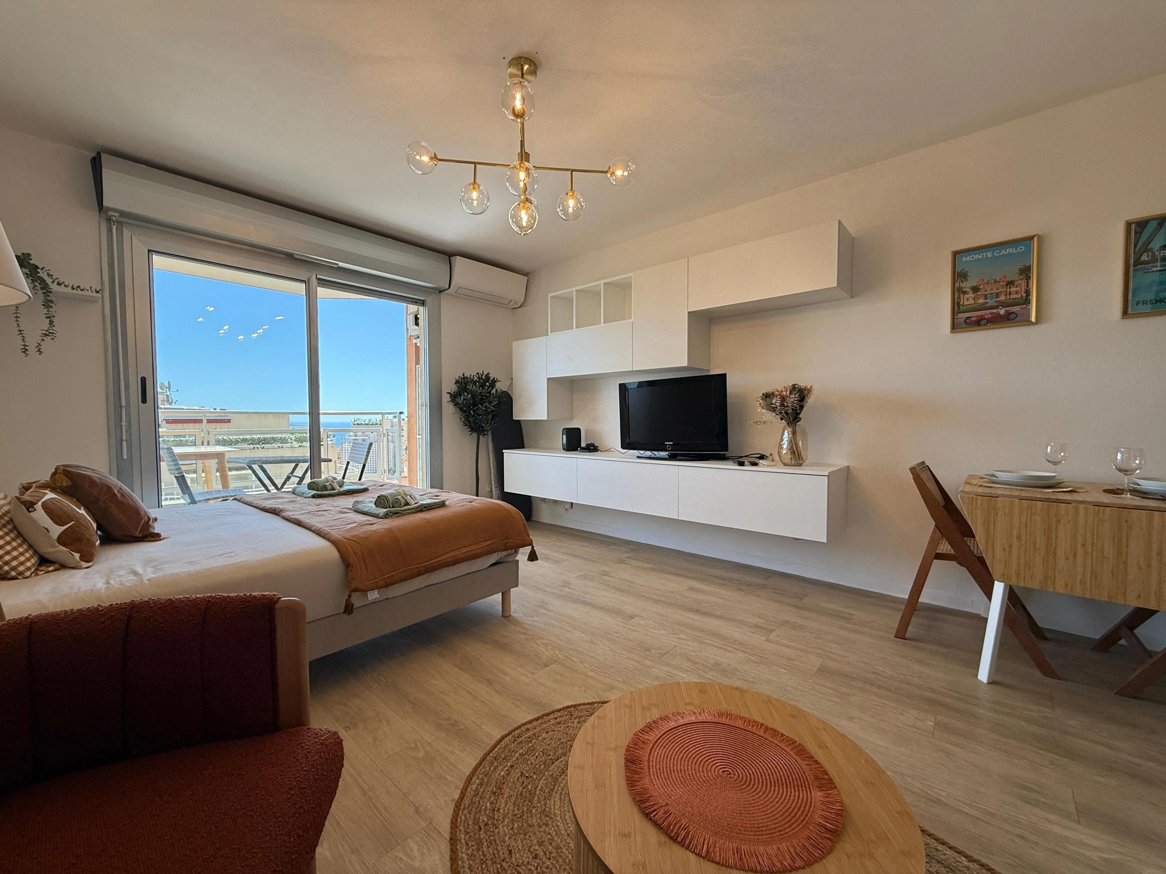 room_main_image